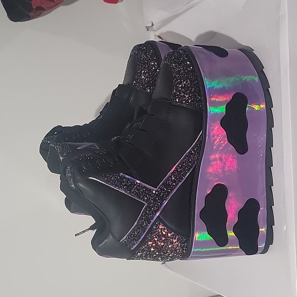 YRU QOZMO night sky size 9 NWOT